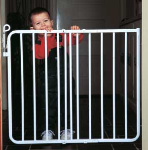 Our Cardinal Auto-Lok  Gate has a unique Quick-Latch feature that makes it so easy to use. Just pull...