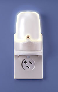 Auto Sensor Night Light with Outlet Cover